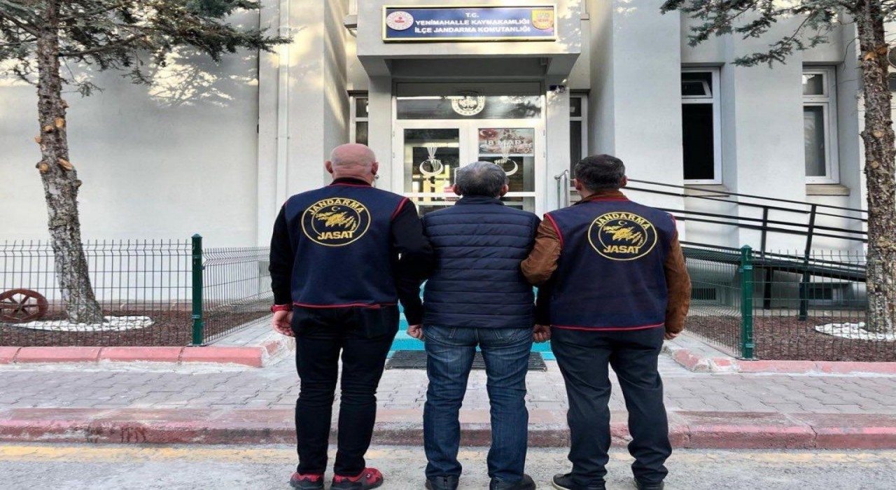 Bakan Yerlikaya duyurdu: FETÖcü eski emniyet müdürü Ankarada yakalandı