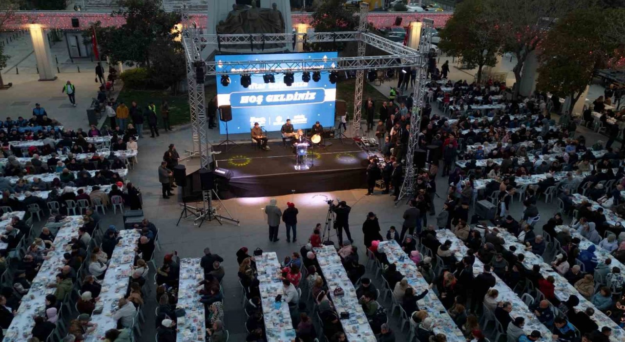 Bakırköyde oruçlar hep birlikte açıldı