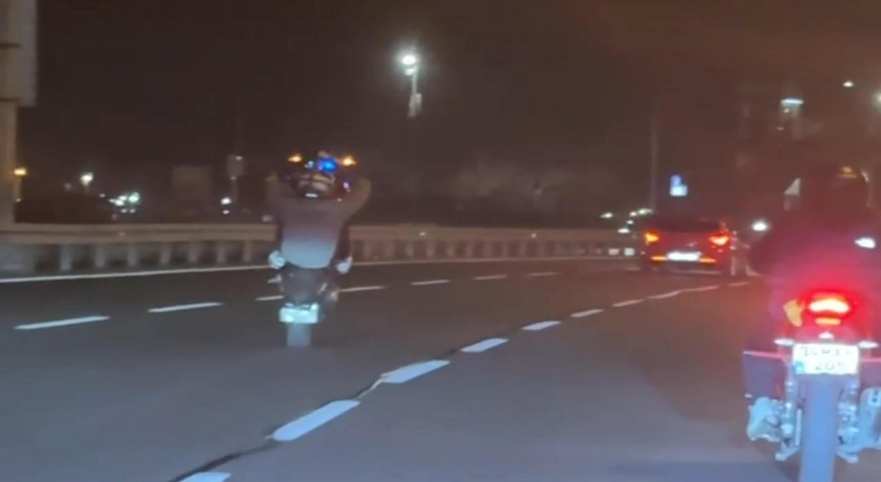 Bakırköyde tehlikeye atan motosikletli kamerada