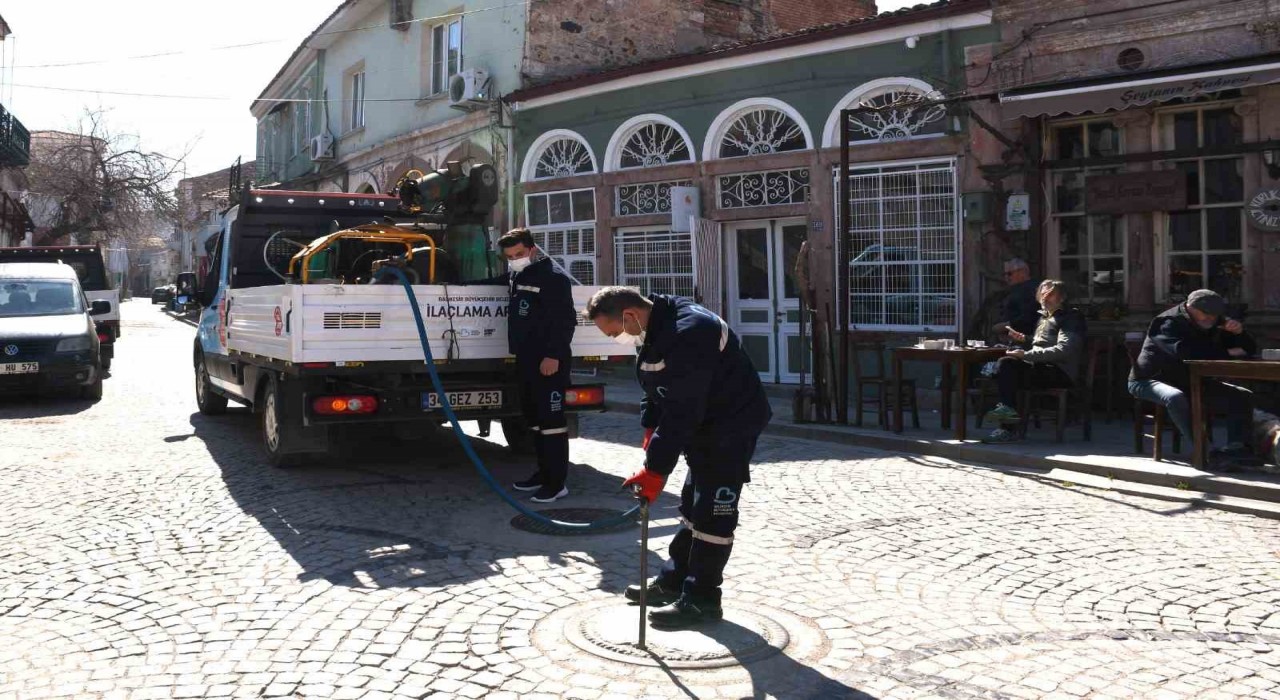 Balıkesir Büyükşehirden yaz öncesi haşereyle kapsamlı mücadele