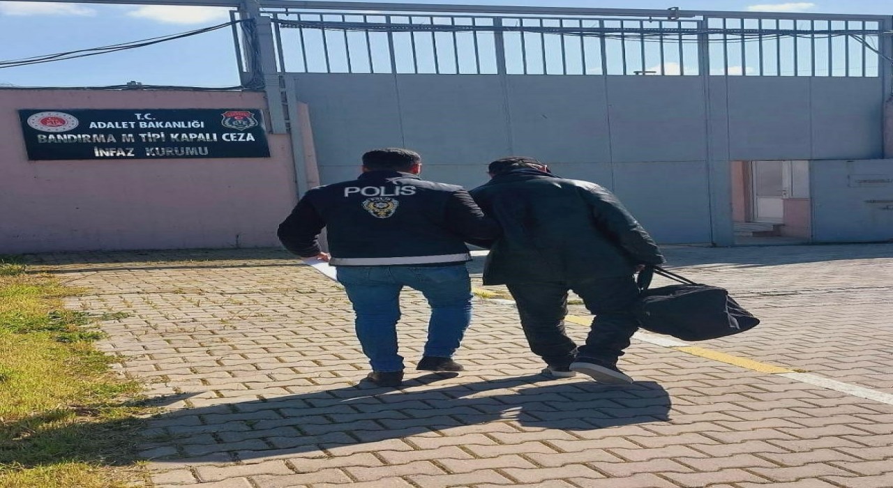 Balıkesirde dolandırıcılık suçundan aranan şahıs yakalandı
