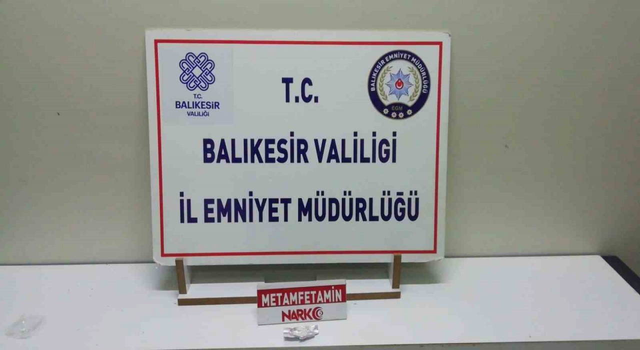 Balıkesirde huzur ve güven uygulamasında 8 aranan şahıs yakalandı