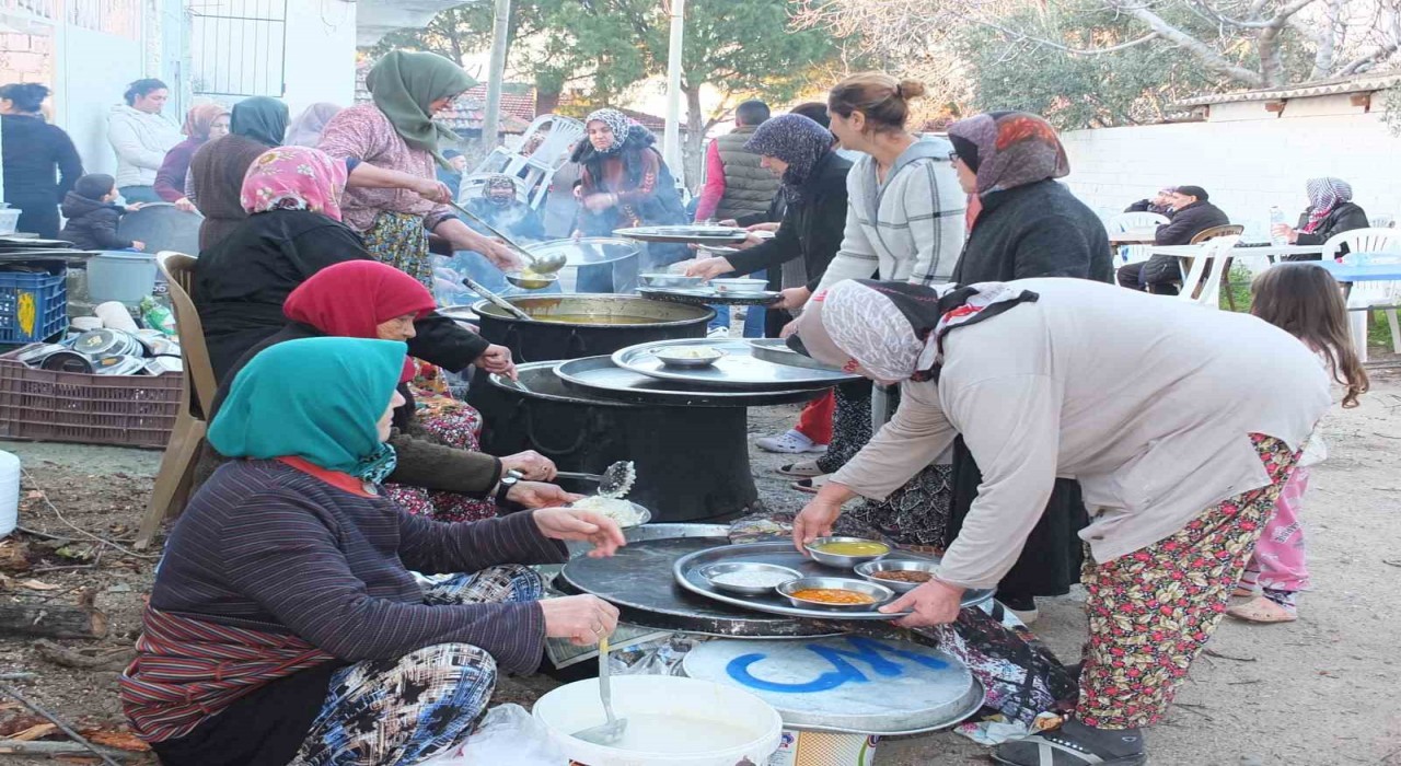 Balıkesirde toplu iftar geleneği devam ediyor