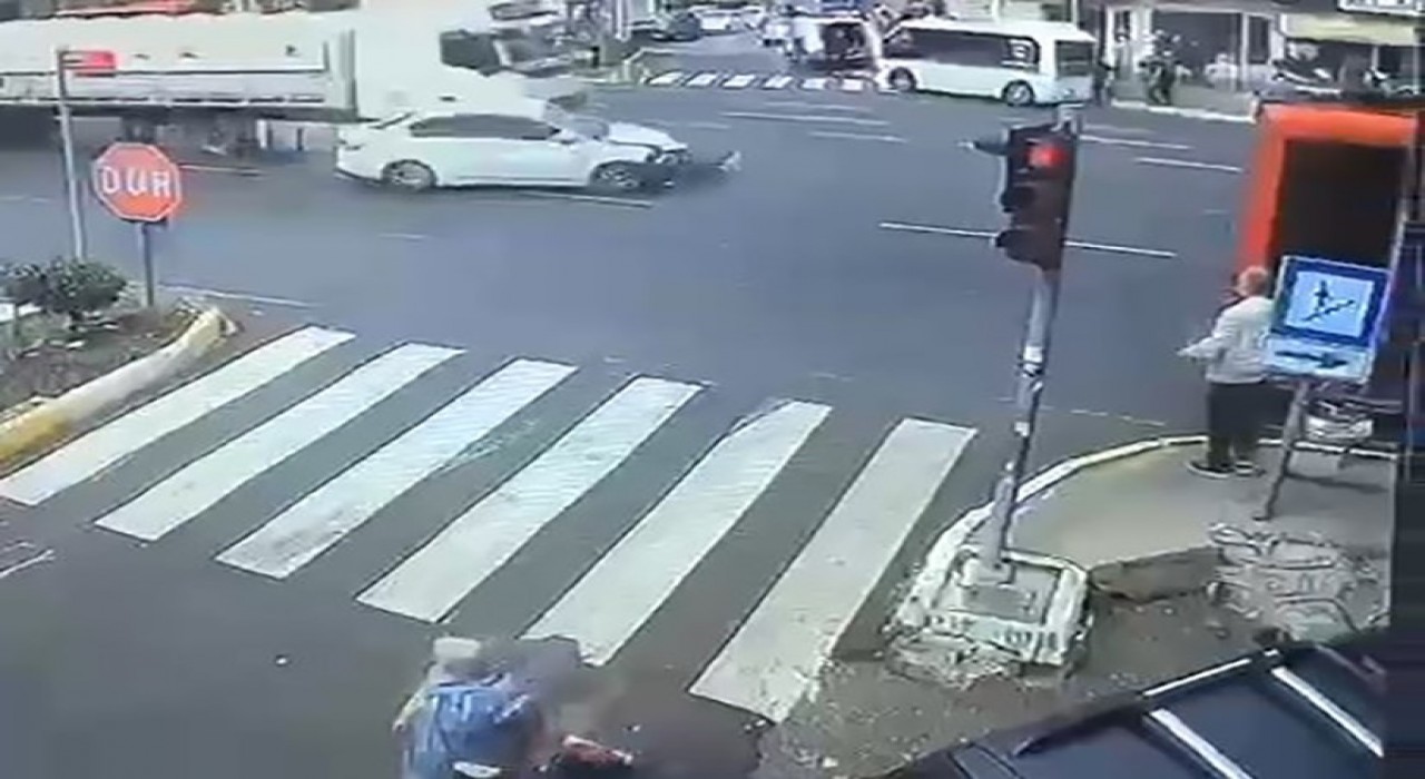Balıkesirde zincirleme trafik kazası: 1 yaralı