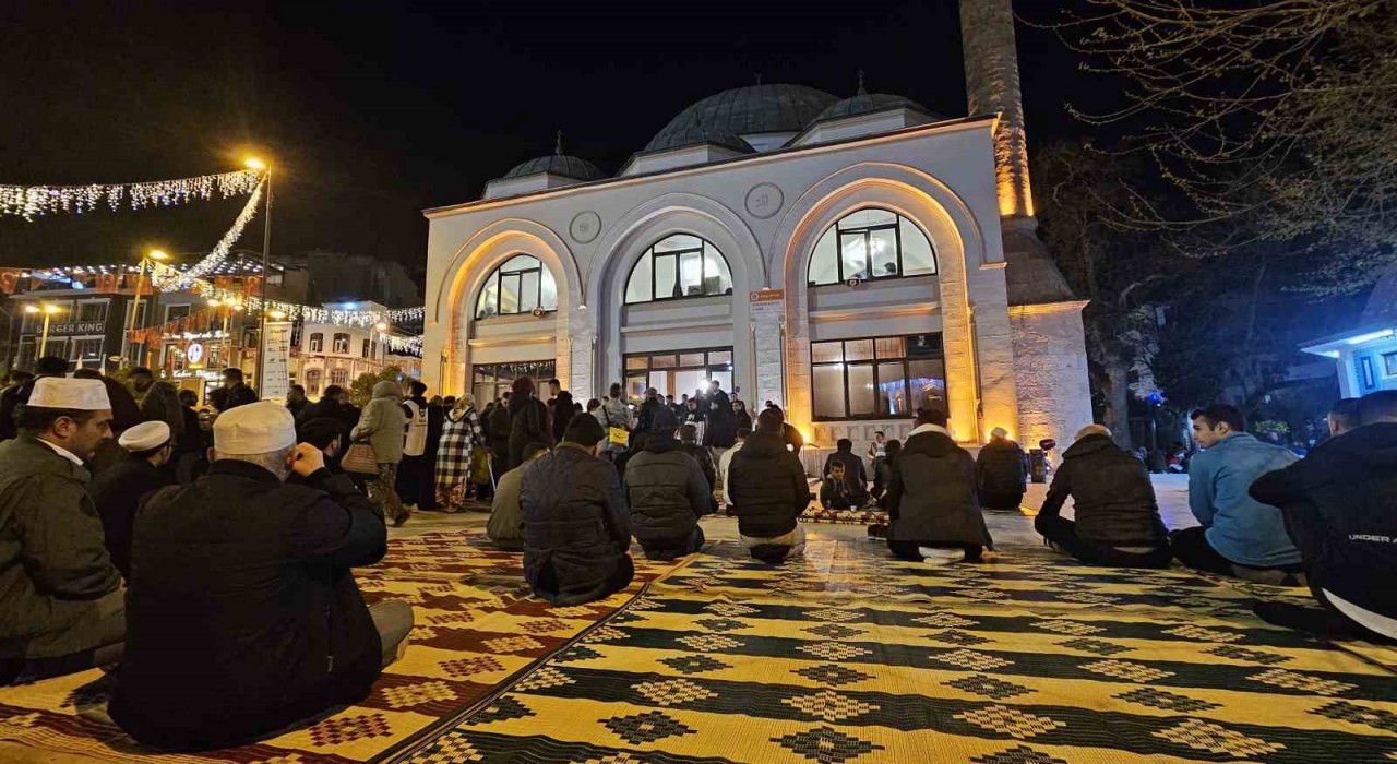 Bandırmada Kadir Gecesi idrak edildi