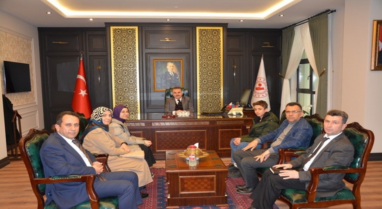 Başarılı hafızlardan Kaymakam Odabaşa ziyaret