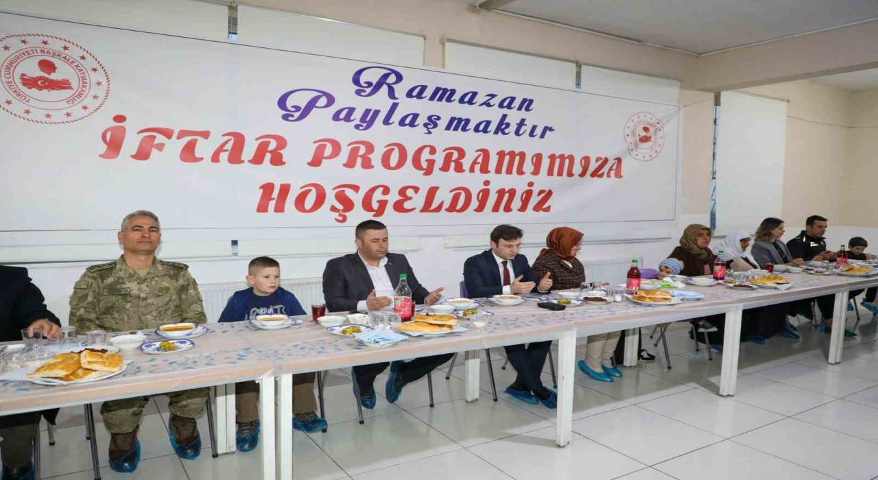 Başkalede anlamlı iftar buluşması
