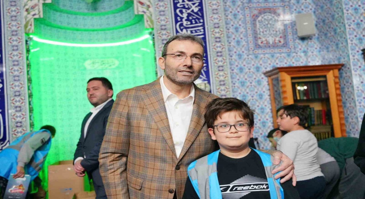 Başkan Ahmet Cinden Çocuklu Camide anlamlı buluşma