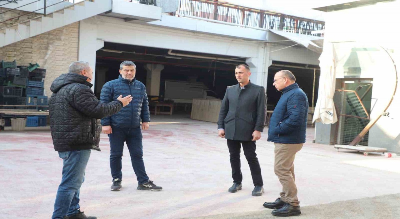 Başkan Akın Cumartesi Pazarındaki çalışmaları inceledi