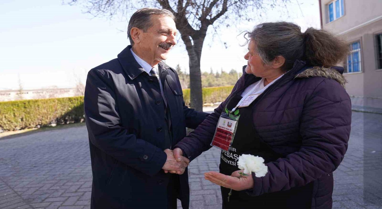 Başkan Ataç 8 Mart Dünya Kadınlar Gününü üreticilerle kutladı