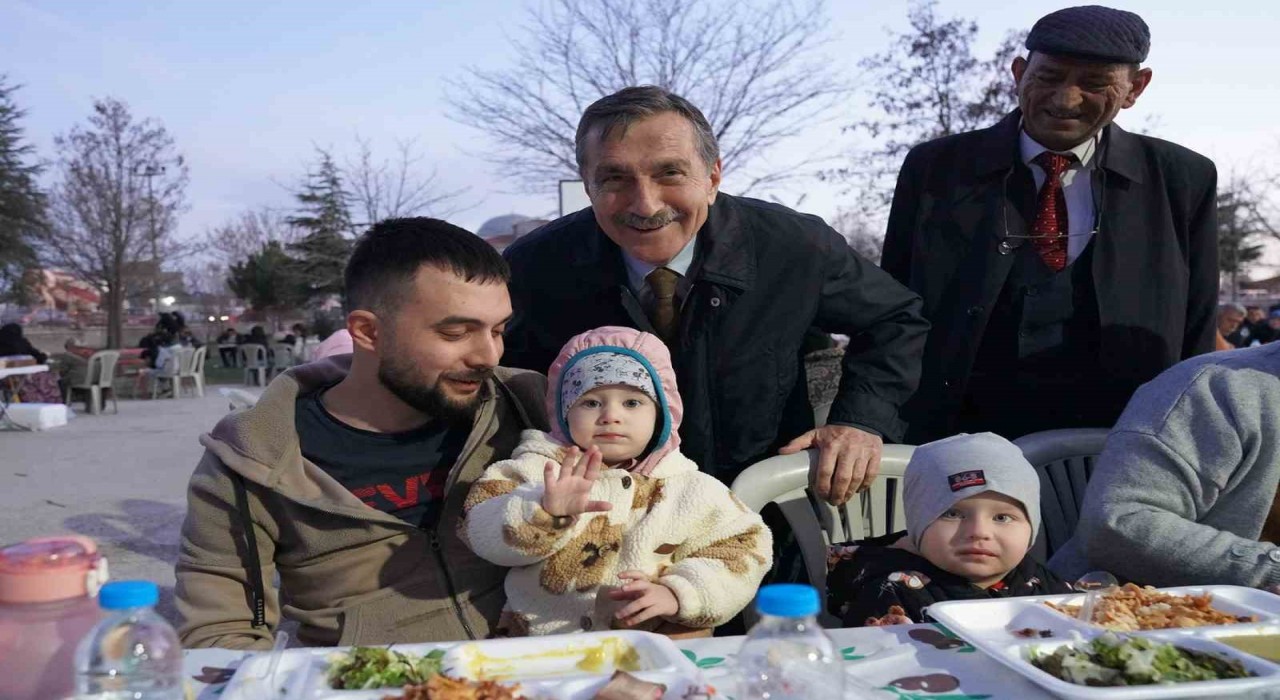 Başkan Ataç Sakintepedeki iftarda mahallelilerle buluştu