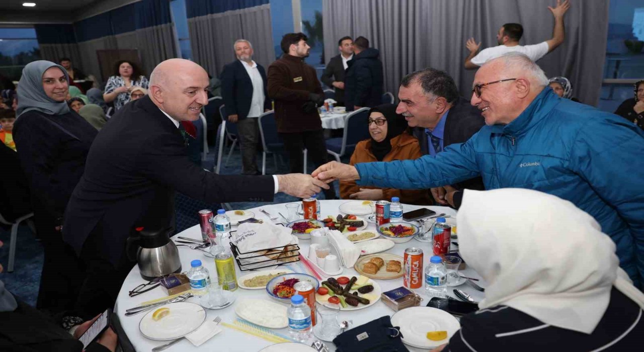 Başkan Bıyık, Darıcanın çınarlarıyla bir araya geldi