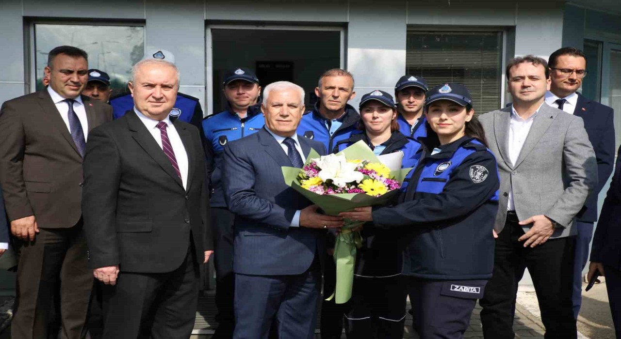 Başkan Bozbeyden bayramda çalışan ekiplere ziyaret