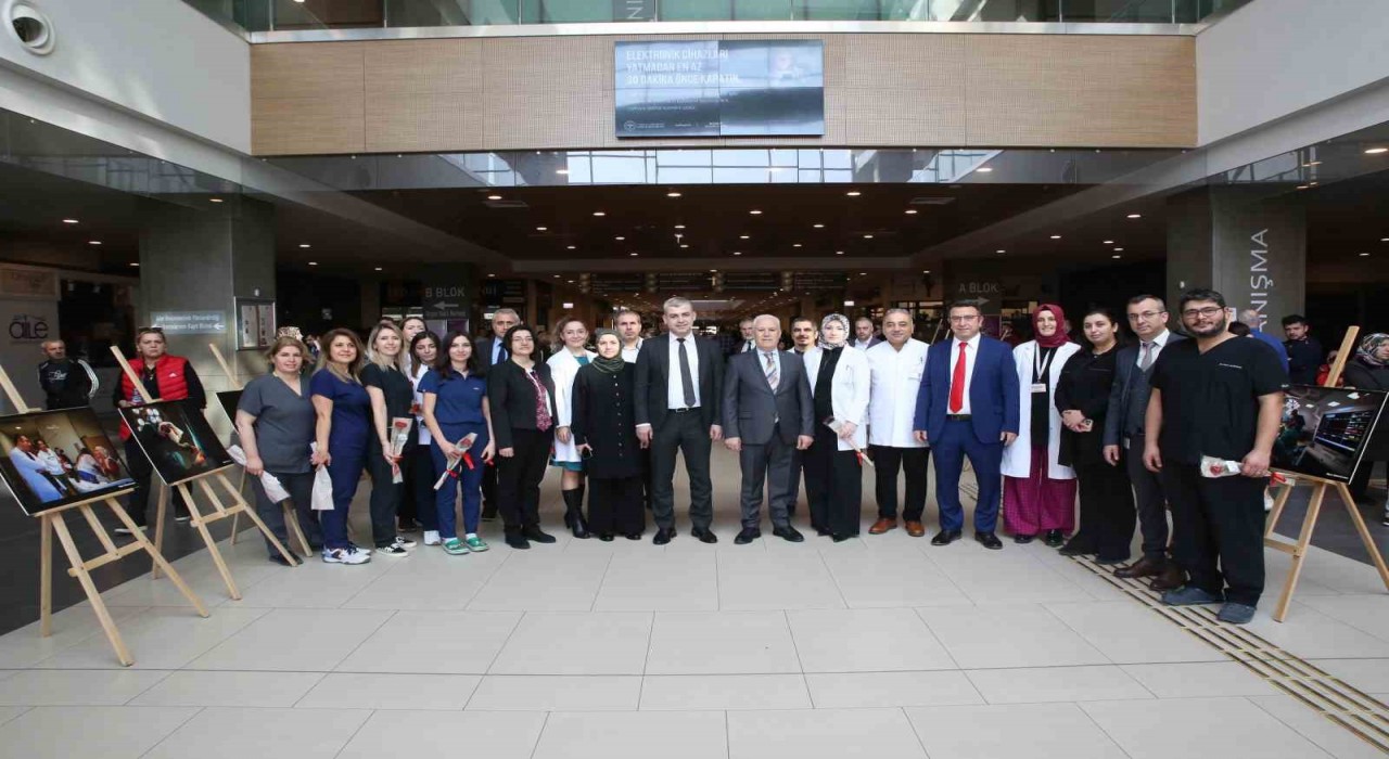 Başkan Bozbeyden doktorlara anlamlı ziyaret