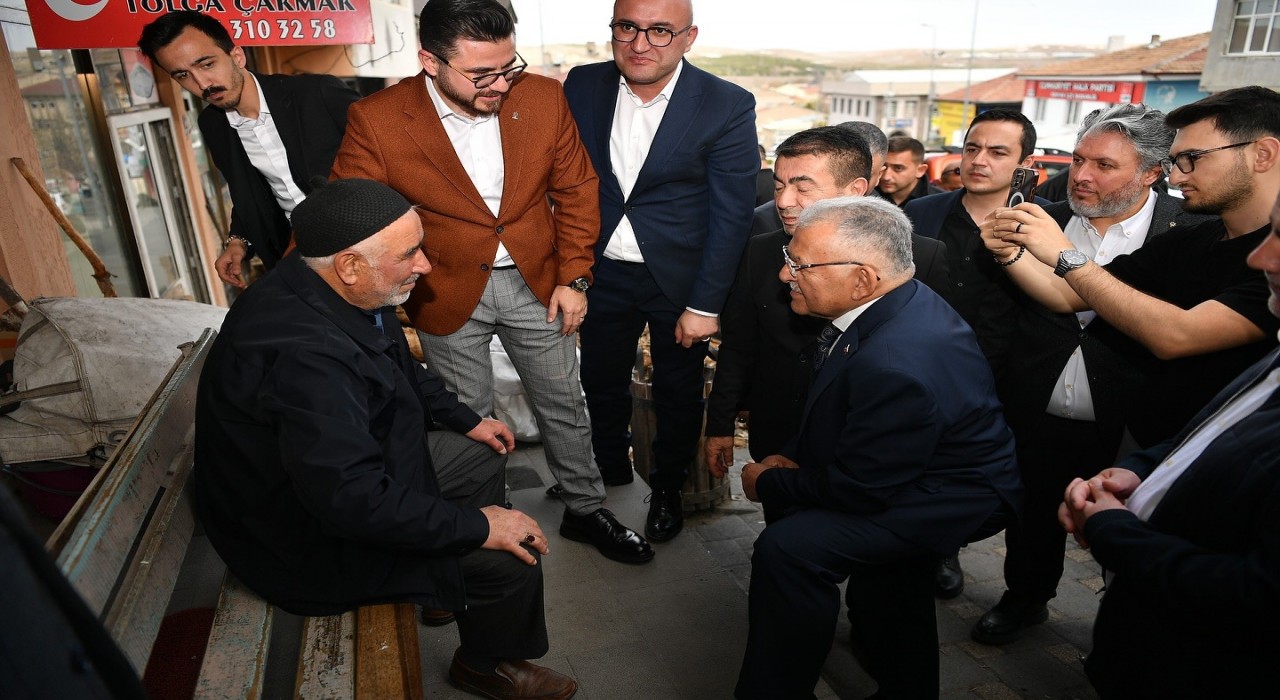 Başkan Büyükkılıçtan Bünyanlı çiftçilere tohum dikme makinesi desteği