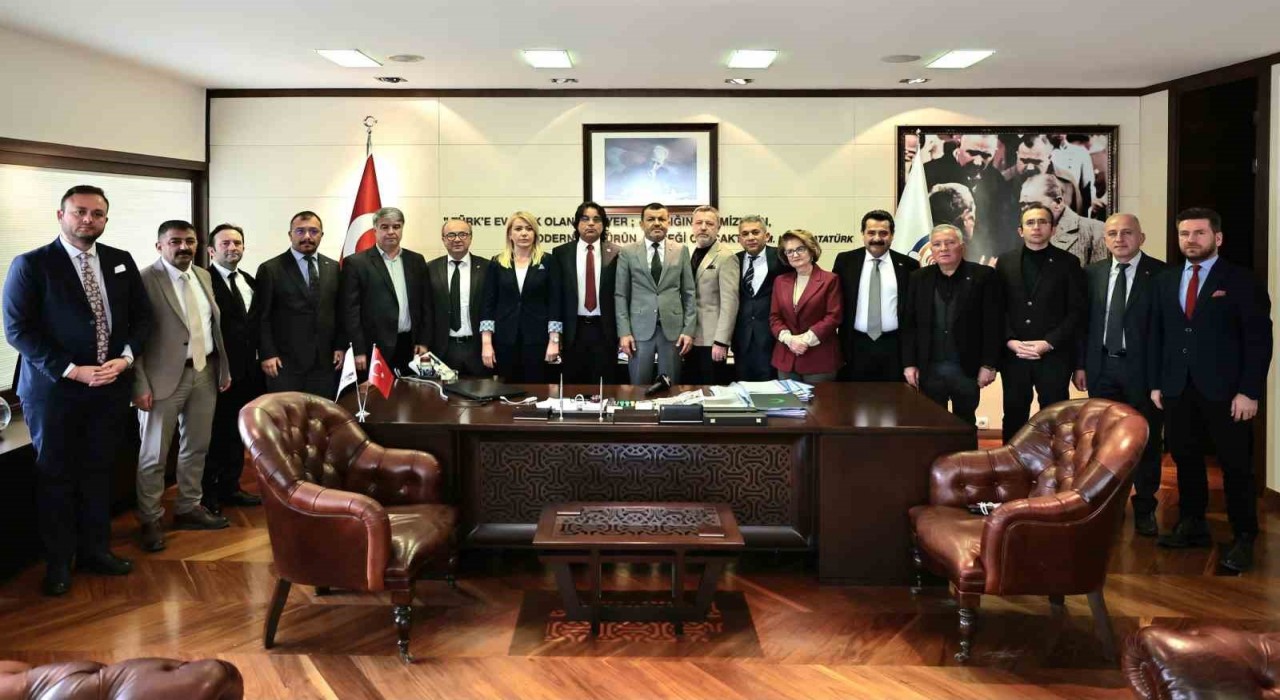 Başkan Çavuşoğlu ve 15 CHPli başkandan İmamoğlu için ortak açıklama