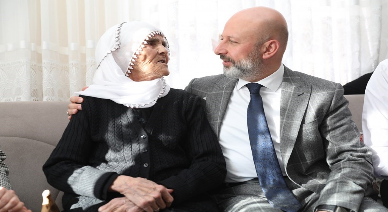 Başkan Çolakbayrakdar: Kadınlarımız, bir ömür boyu kıymetli ve değerlidir