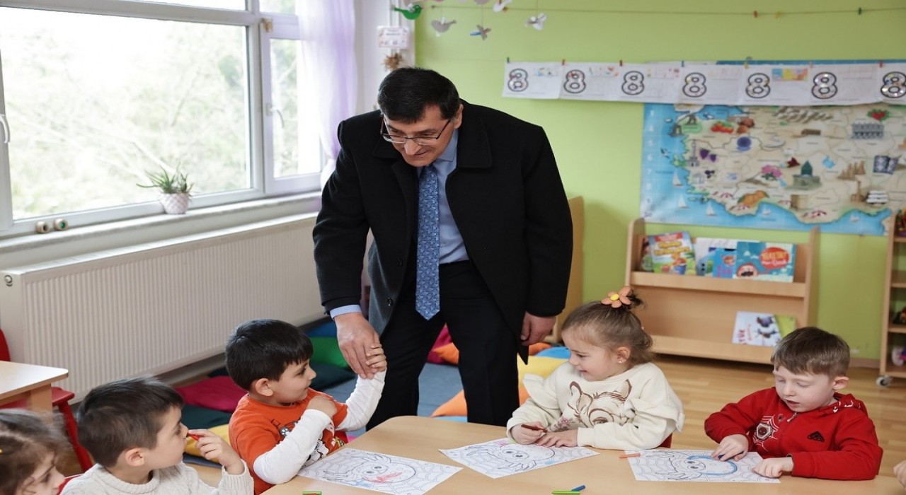 Başkan Eyüp Kahveci, minik öğrencilerle buluştu
