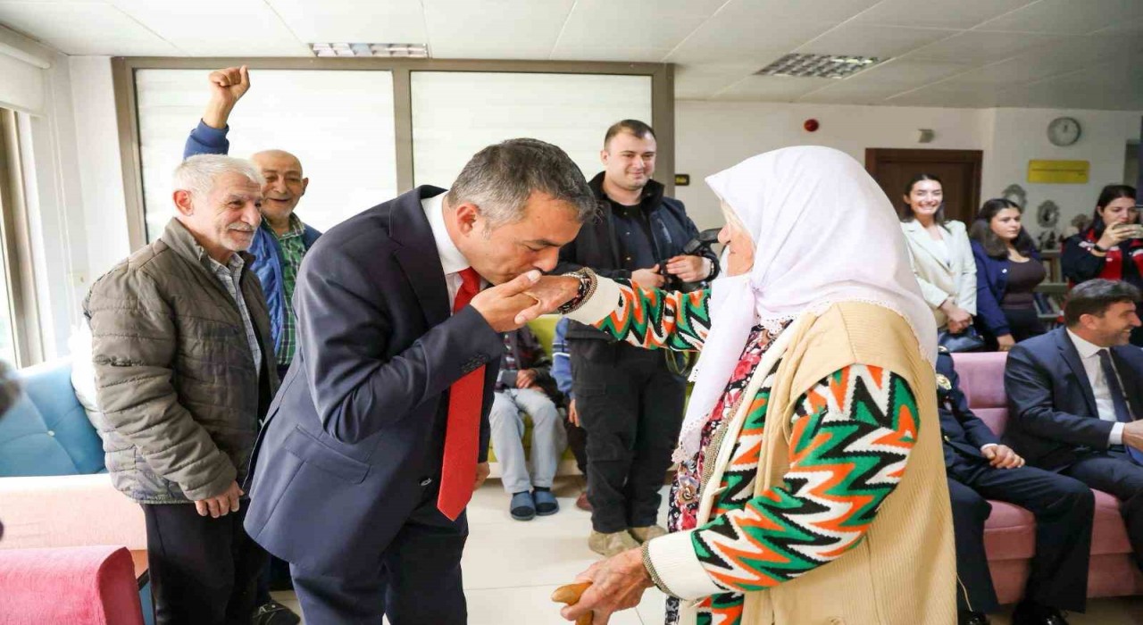 Başkan Kara, güvenlik güçleri ve gazilerle bayramlaştı