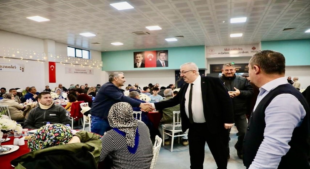Başkan Mehmet Ertaş, Tuzcumurat Mahalle evinde vatandaşlarla iftarda buluştu