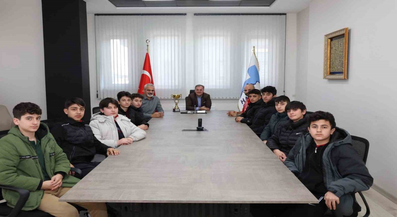 Başkan Özdoğan, Hacıların gurur kaynaklarını tebrik etti