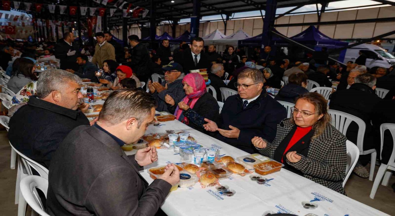 Başkan Tugay, Ramazan bereketini Kirazdaki yurttaşlarla paylaştı