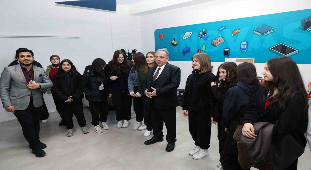 Başkan Yalçın: Bilim ve teknolojide gençlerimizden daha zekileri yok