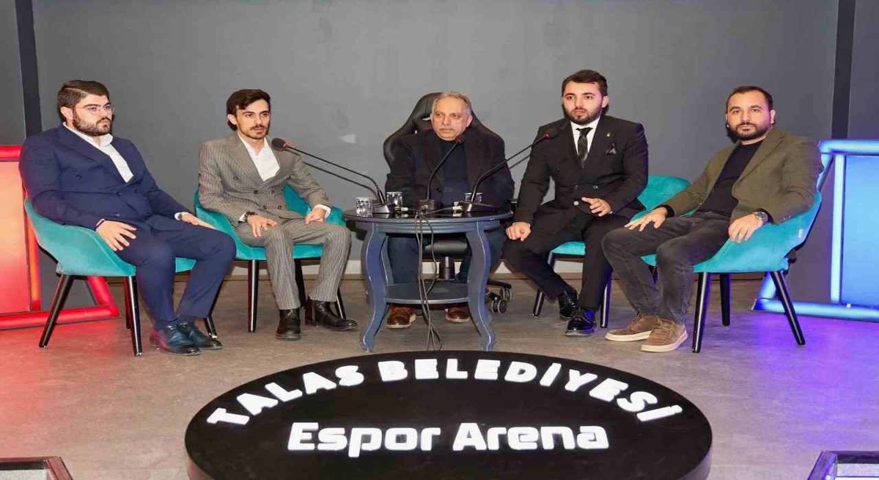 Başkan Yalçın gençlerle Esporda buluştu