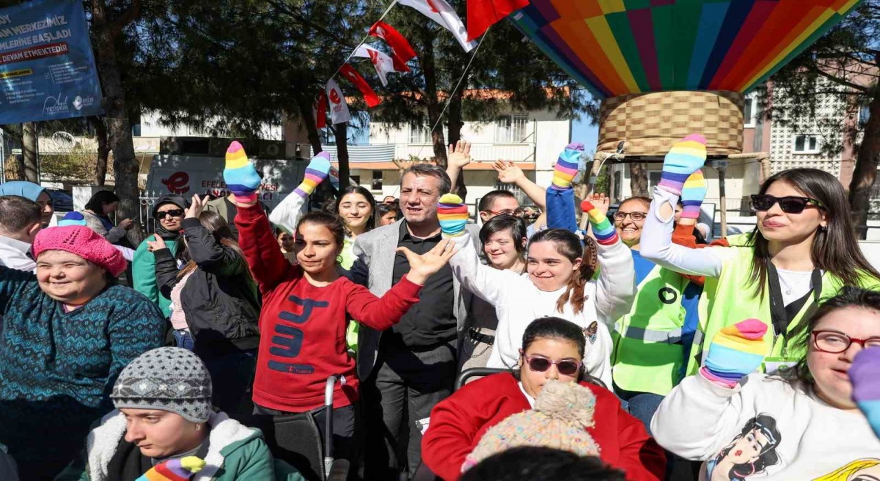 Başkan Yetişkin özel çocuklarla buluştu