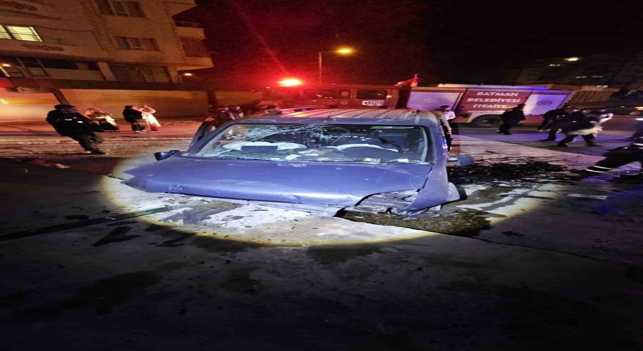 Batmanda kamyonet takla attı: 4 yaralı