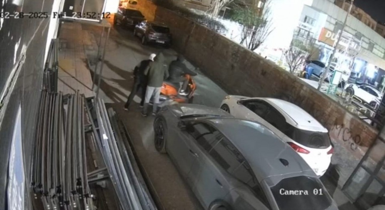 Batmanda motosiklet hırsızlığı güvenlik kamerasına yansıdı