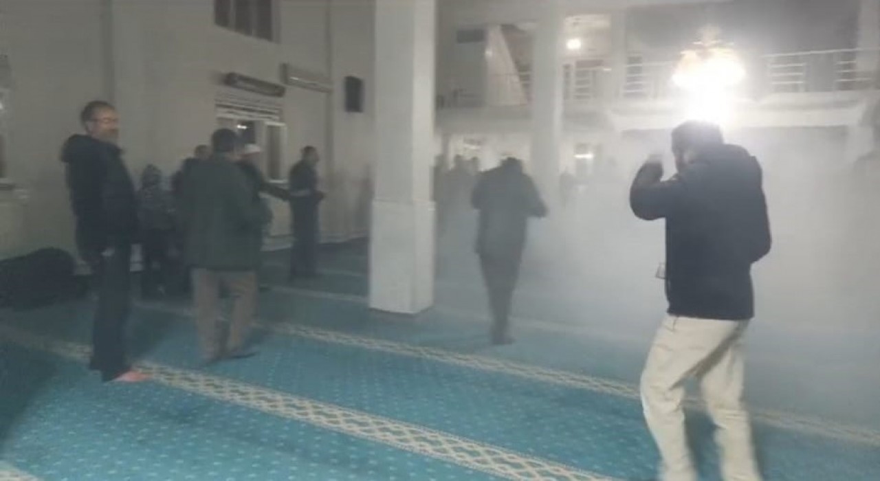 Batmanda teravih namazı camide çıkan yangın nedeniyle yarıda kaldı