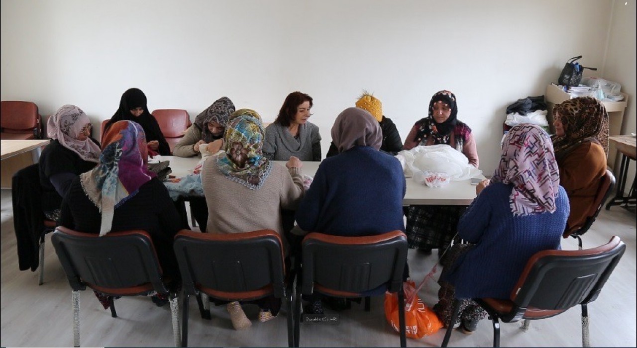 Yenice Köyü’nde Kadınlar El Sanatları Öğreniyor