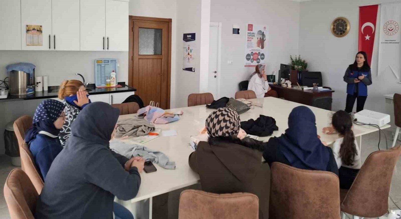 Bayburtta Deprem Haftası dolayısıyla kursiyerlere deprem eğitimi verildi