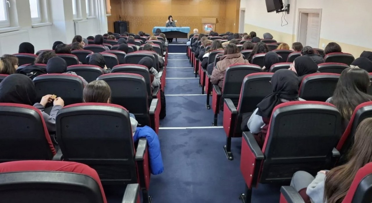 Bayburtta Lise Buluşmaları adıyla program düzenlendi