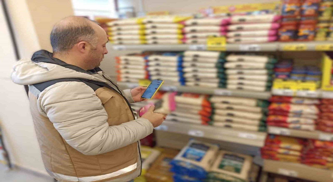 Bayburtta marketlerde Ramazan denetimi yapıldı