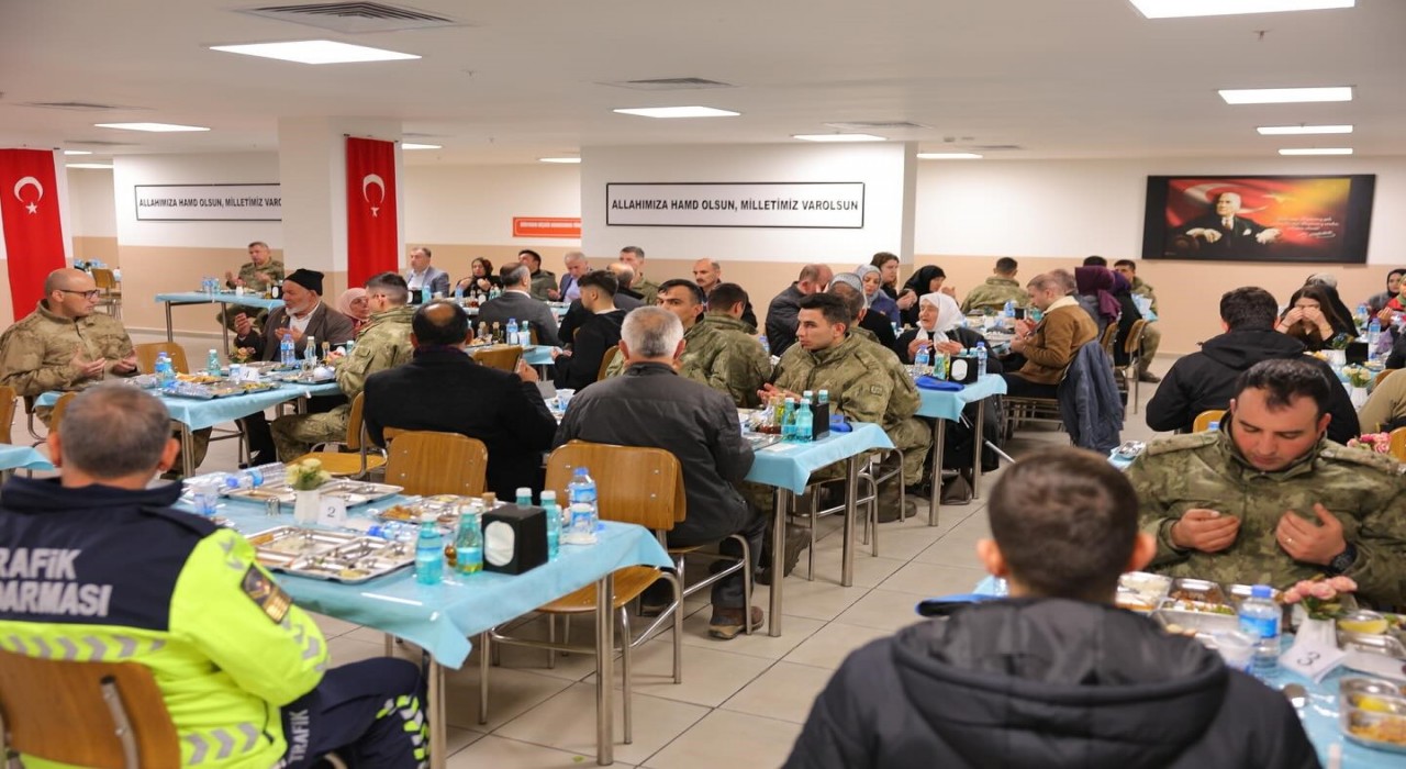 Bayburtta şehit ve gazi yakınları onuruna iftar programı düzenlendi