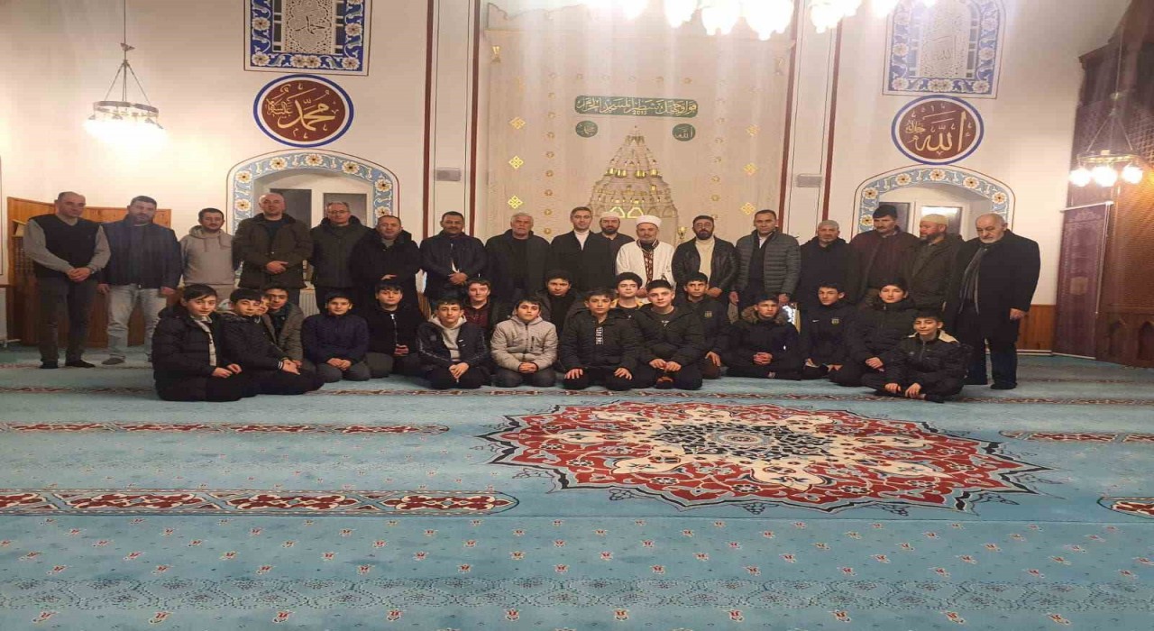 Bayburtta Vakti Kuşanmak etkinlikleri kapsamında sahur yapılıp namaz kılındı