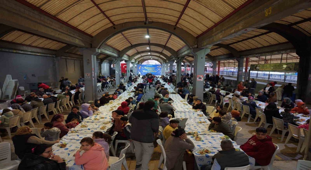 Bayraklıda Ramazan bereketi
