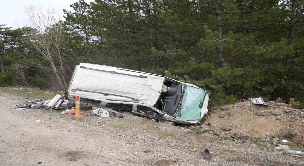 Bayram tatili yolunda kaza: 3 yaralı