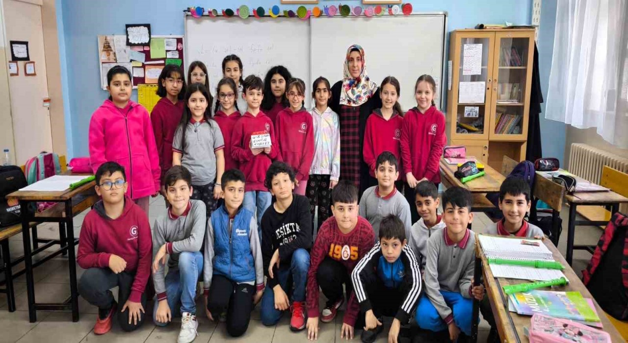 Bayramda yaşıtları gülsün diye Askıda kıyafet projesi başlattılar