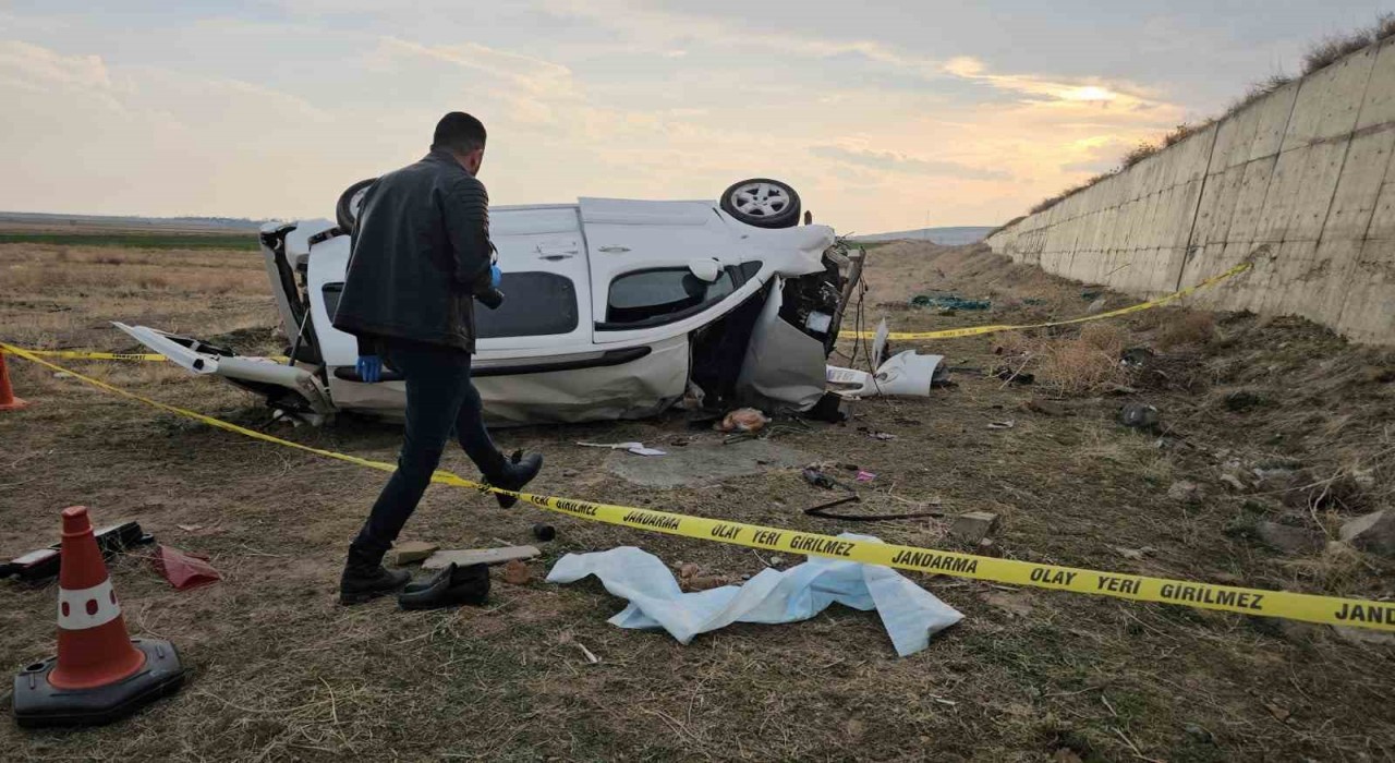 Bayramlaşmadan dönen muhtarın aracı şarampole yuvarlandı: 1 ölü