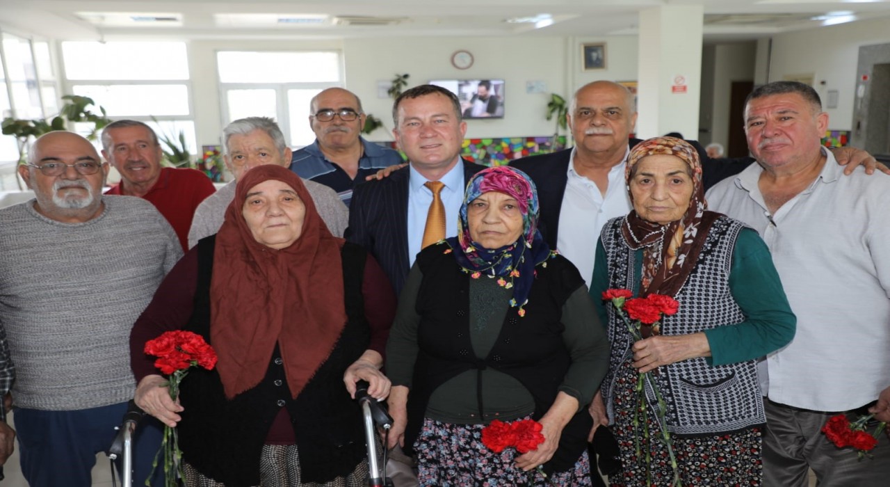 Belediye Başkanı Doğan, Huzurevi sakinleriyle bayramlaştı