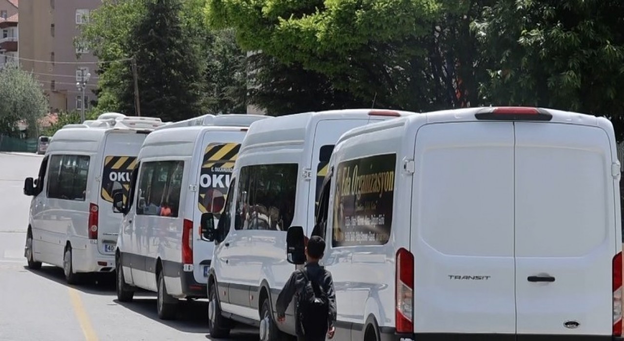 Belediye S plaka yanlışından dönüyor