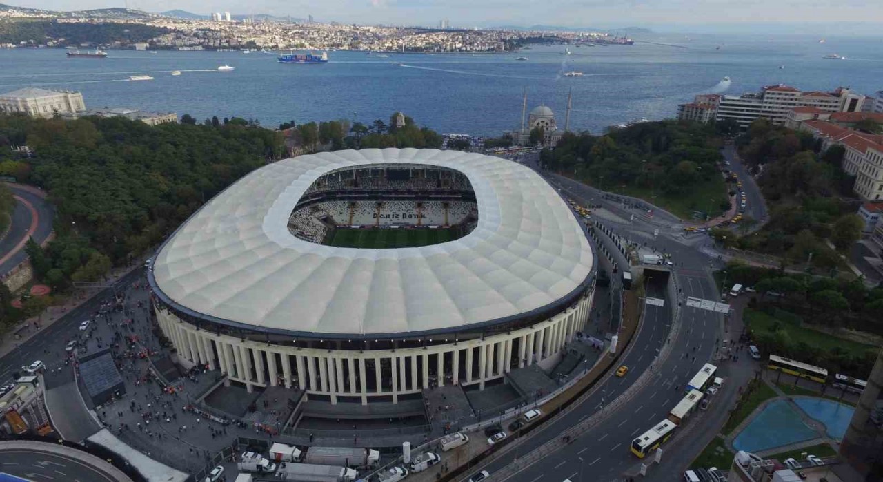 Beşiktaş, Tüpraş Stadyumundaki derbilerde üstün