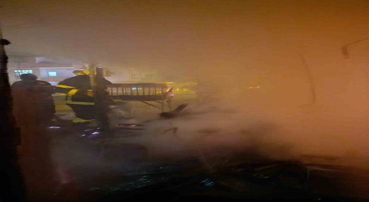 Besnide çatı yangını korkuttu