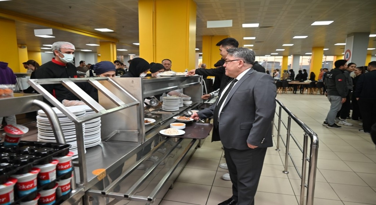 BEUN Ailesi Kadir Gecesinde iftar sofrasında buluştu