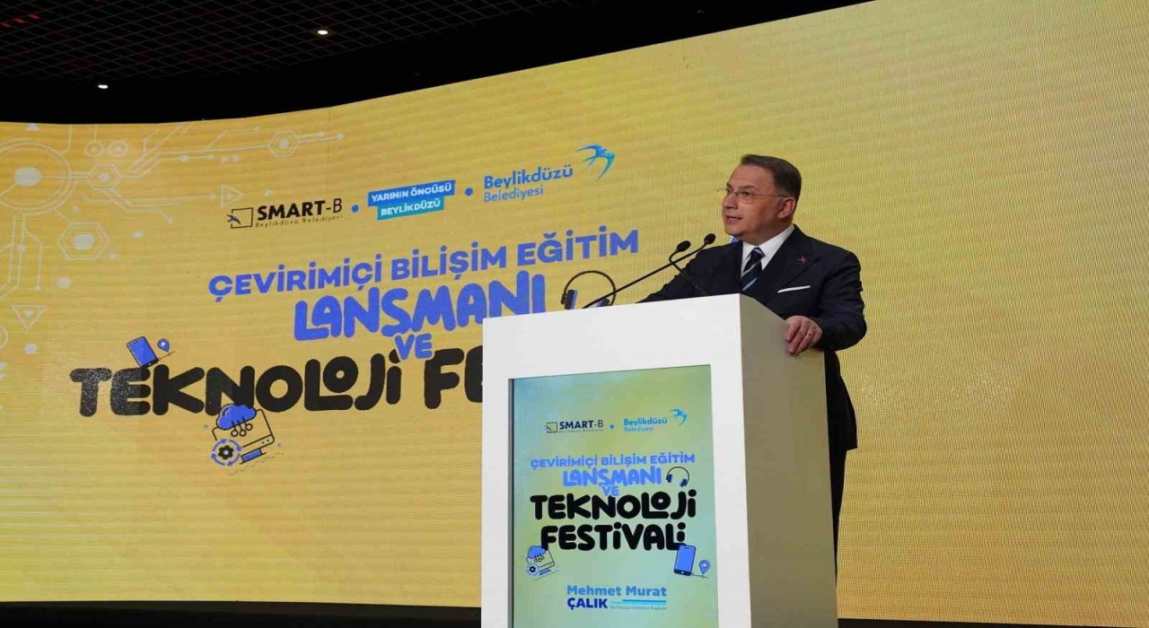 Beylikdüzünde çevrimiçi bilişim eğitim lansmanı ve teknoloji festivali düzenlendi