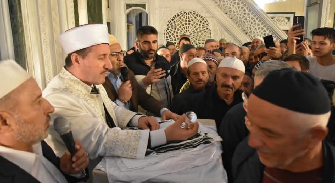 Bilecikte bütün camilerde Kadir Gecesi dualarla idrak edildi