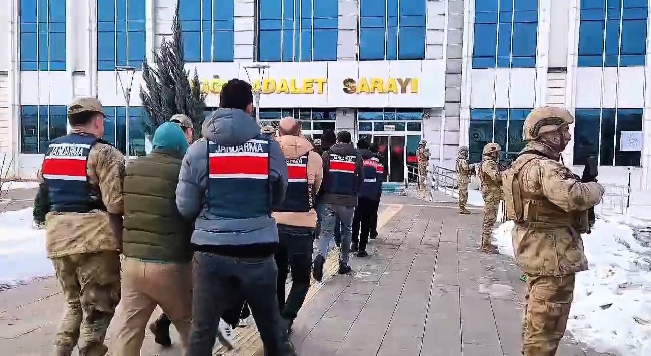 Bingölde örgüt kurma ve uyuşturucu operasyonu: 5 tutuklama